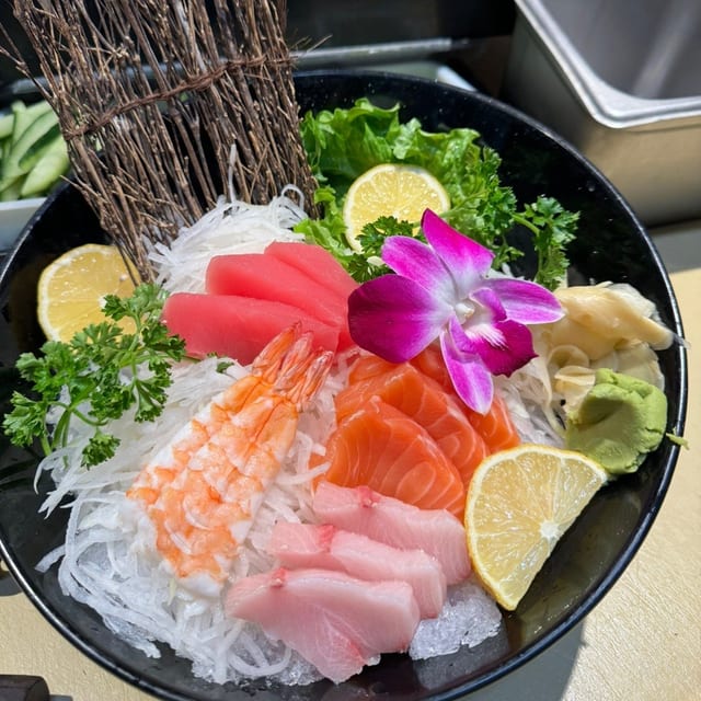 Sashimi Deluxe.